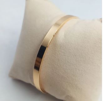 Luxury Bracelet, designed exclusively for stylish young women