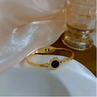 Luxury Bracelet, designed exclusively for stylish young women