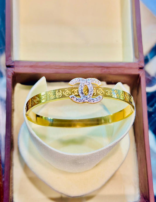 Gucci Luxury Bracelet, designed exclusively for stylish young women