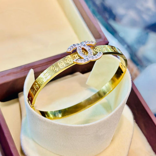 Gucci Luxury Bracelet, designed exclusively for stylish young women